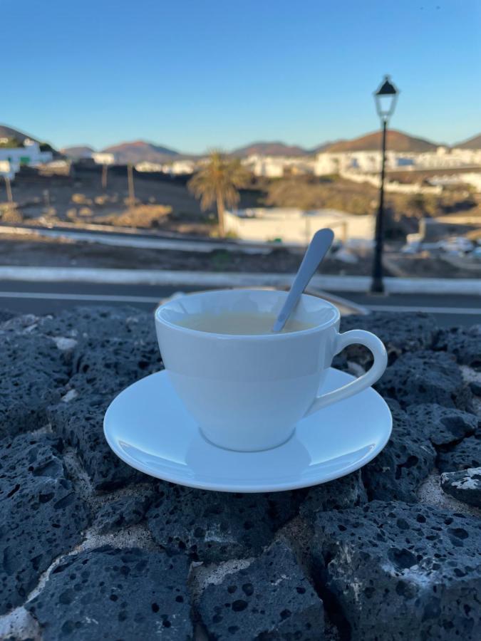 Villa Vulcano Uga Exteriör bild