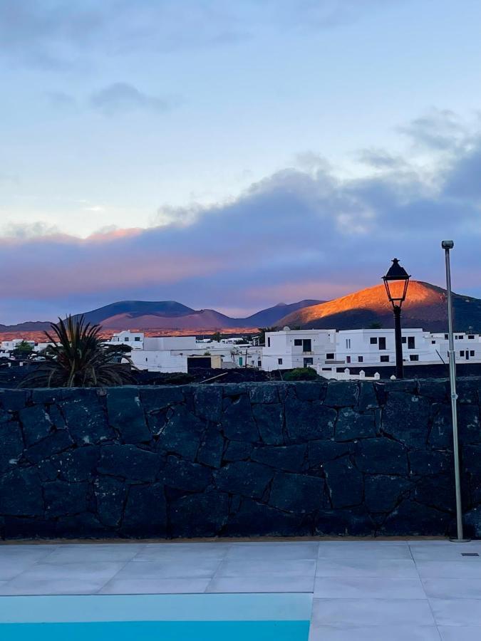 Villa Vulcano Uga Exteriör bild