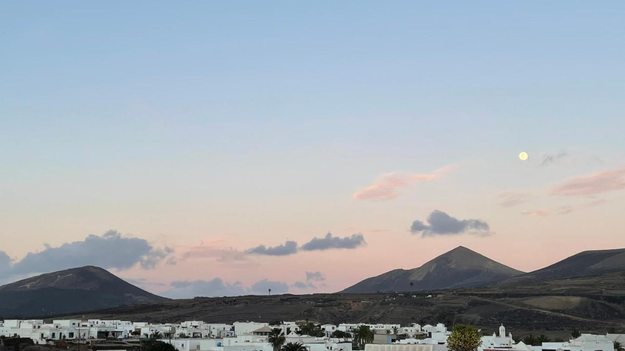 Villa Vulcano Uga Exteriör bild