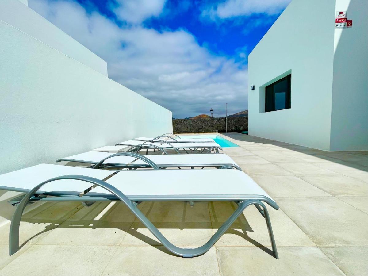 Villa Vulcano Uga Exteriör bild