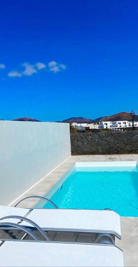 Villa Vulcano Uga Exteriör bild