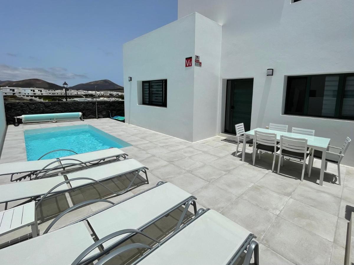 Villa Vulcano Uga Exteriör bild